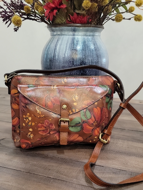 Patricia Nash Handbags - PATRISHA NASH Kirby East West Summer Drawing Crossbody Bag Purse